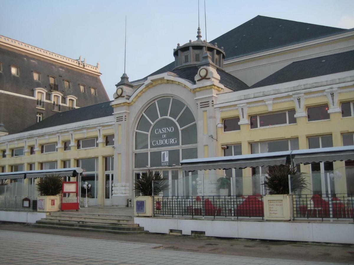 Cabourg - Hyper Centre, Plage Dış mekan fotoğraf